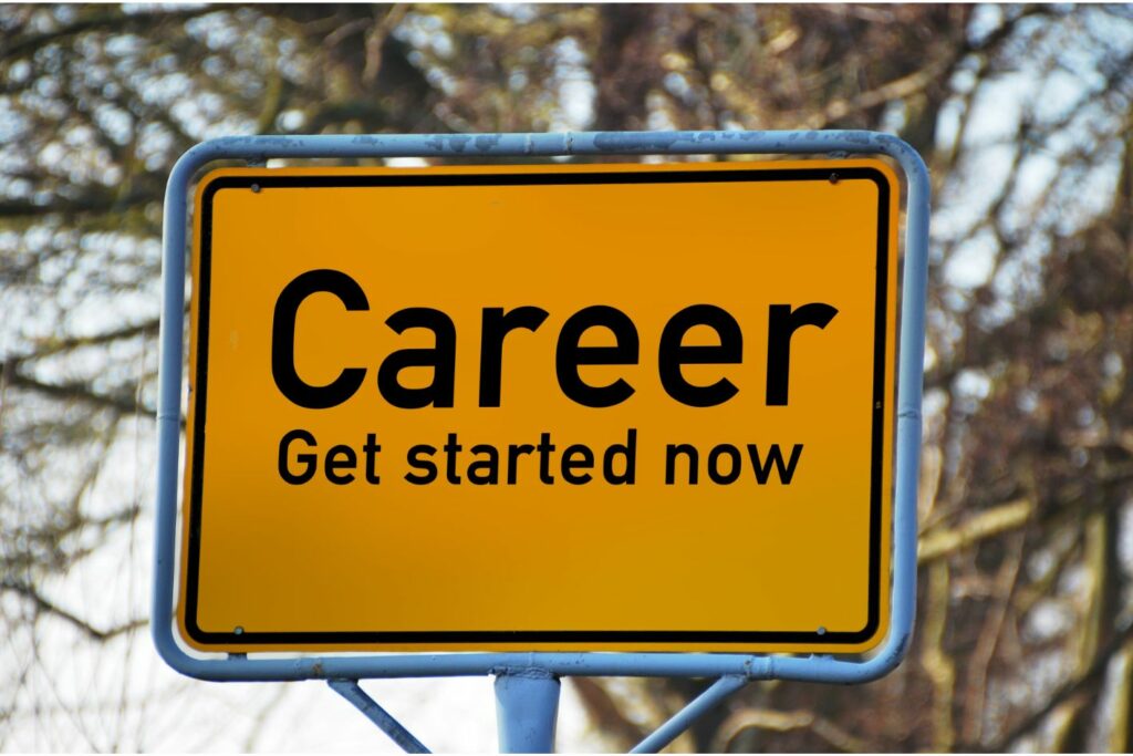 Cartello con scritta Career Get started now